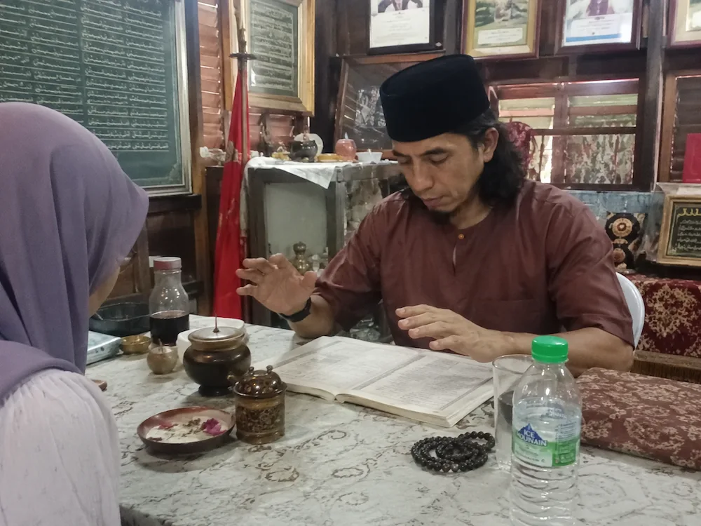 Membuka Salasilah Keturunan